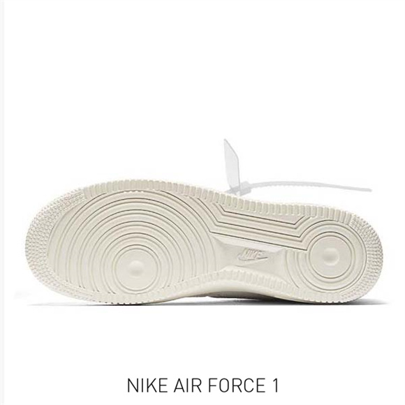 OFF-White x MoMA x AF 1 白色5
