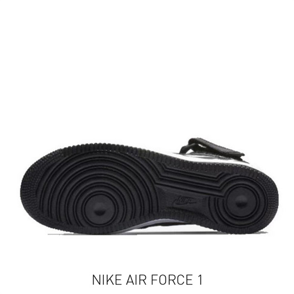 AF-1 Mid 黑5